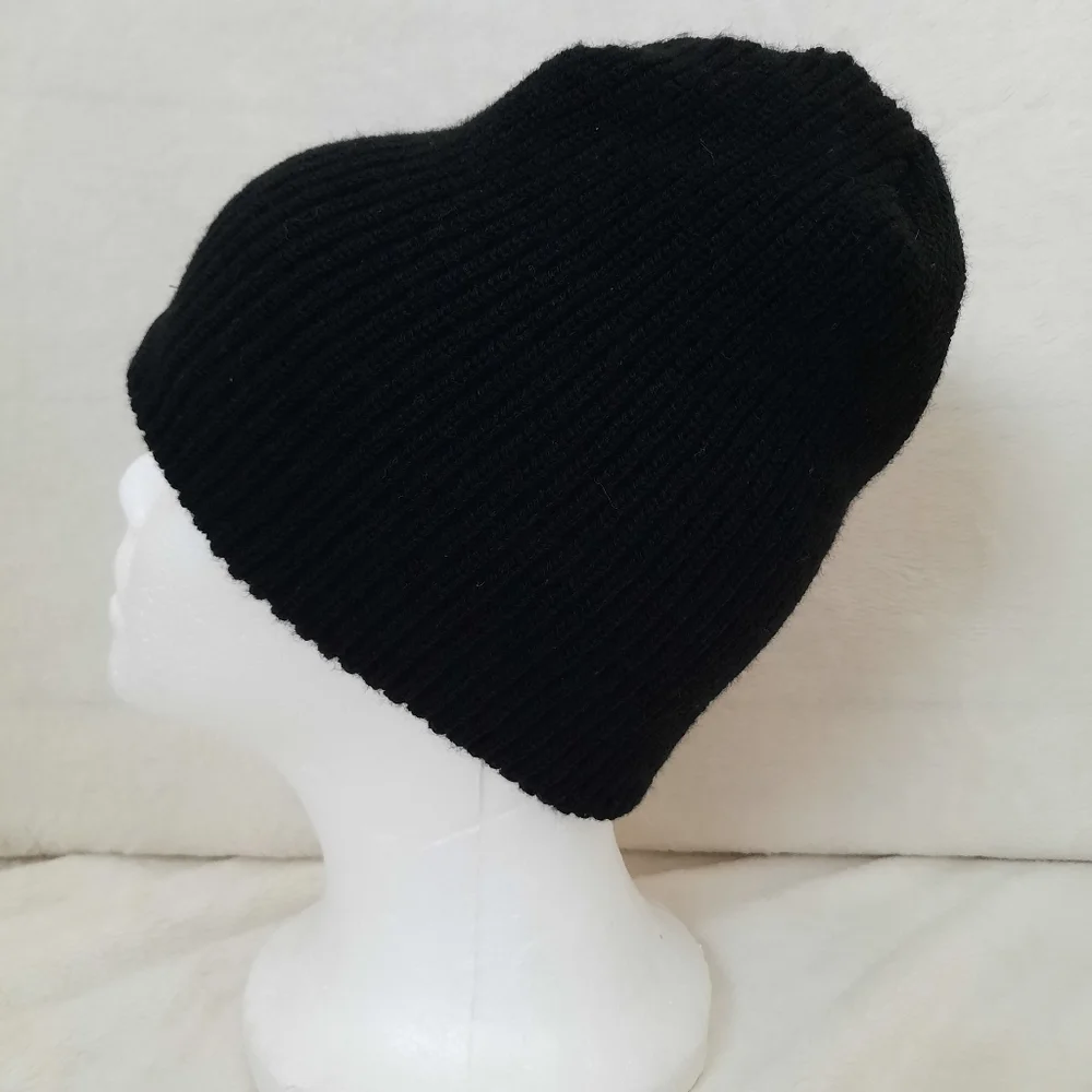Ted Bear black ribbed knit slouchy beanie stocking hat